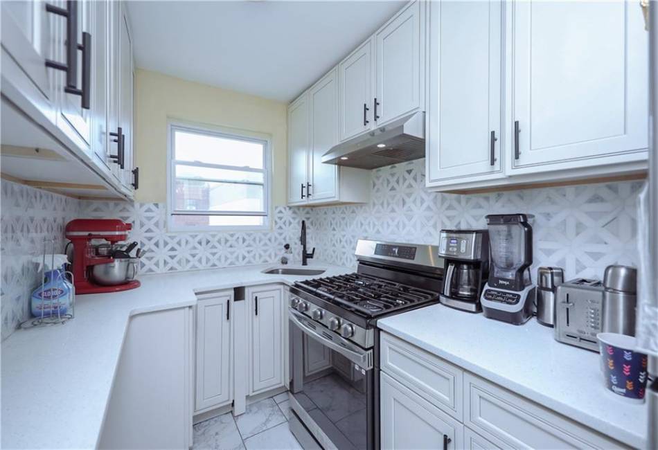 8844 18th Avenue, Brooklyn, New York 11214, 6 Bedrooms Bedrooms, ,3 BathroomsBathrooms,Residential,For Sale,18th,485806