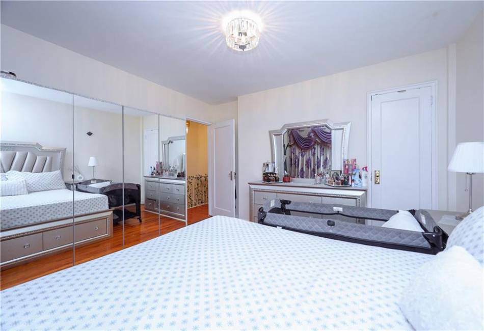 8844 18th Avenue, Brooklyn, New York 11214, 6 Bedrooms Bedrooms, ,3 BathroomsBathrooms,Residential,For Sale,18th,485806