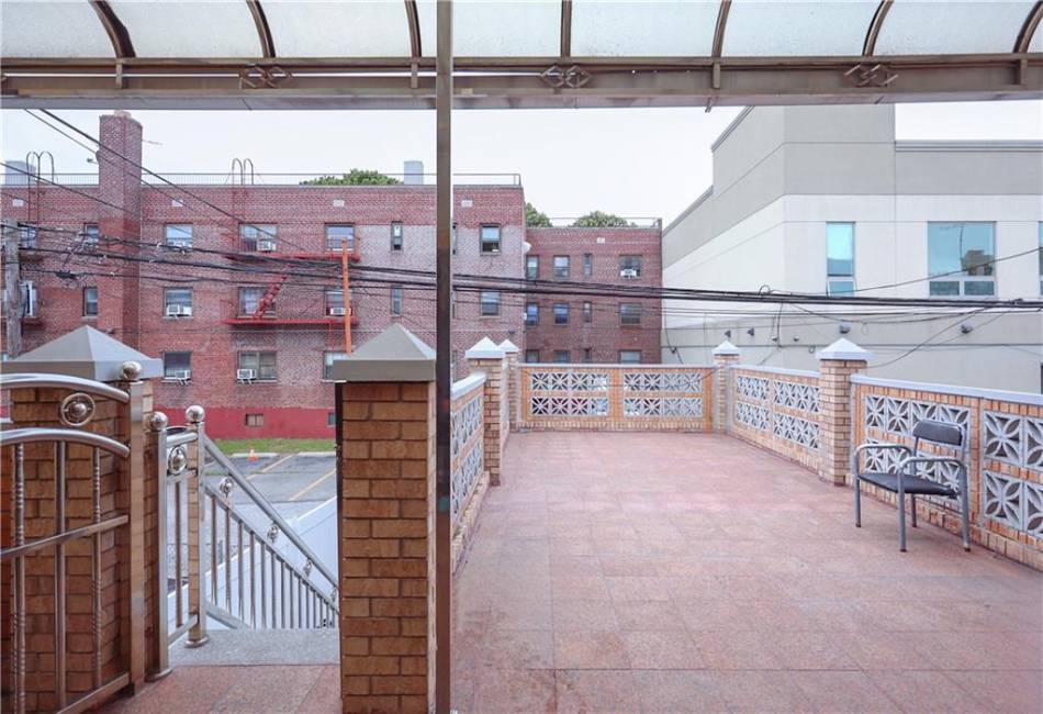 8844 18th Avenue, Brooklyn, New York 11214, 6 Bedrooms Bedrooms, ,3 BathroomsBathrooms,Residential,For Sale,18th,485806