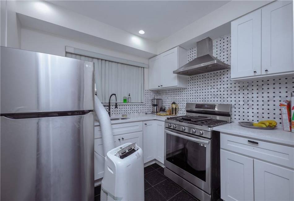 8844 18th Avenue, Brooklyn, New York 11214, 6 Bedrooms Bedrooms, ,3 BathroomsBathrooms,Residential,For Sale,18th,485806