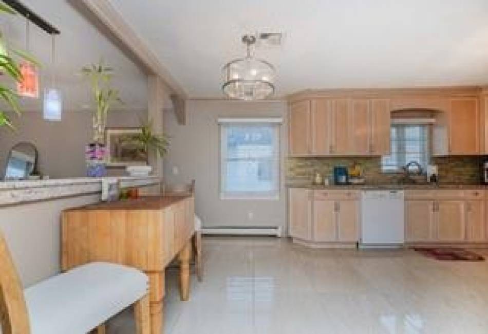 43 Barrow Place, Staten Island, New York 10309, 4 Bedrooms Bedrooms, ,3 BathroomsBathrooms,Residential,For Sale,Barrow,485809