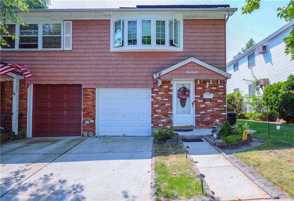 16 Fenway Circle, Staten Island, New York 10308, 4 Bedrooms Bedrooms, ,2 BathroomsBathrooms,Residential,For Sale,Fenway,485810