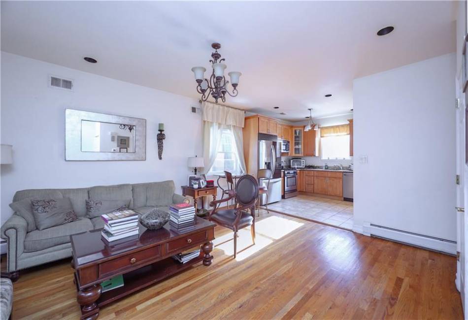 688 Jewett Avenue, Staten Island, New York 10314, 6 Bedrooms Bedrooms, ,Residential,For Sale,Jewett,485812