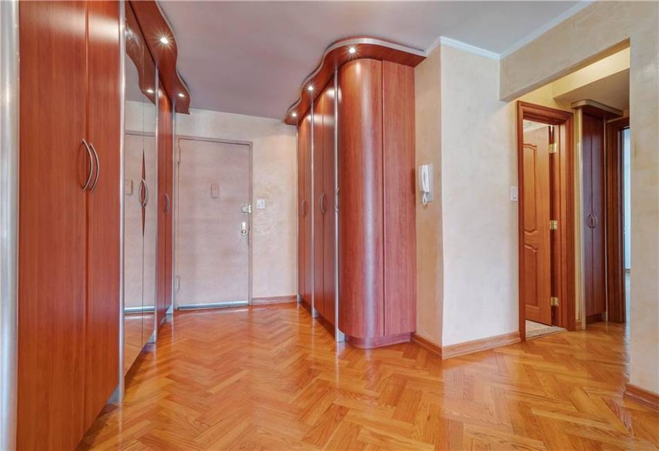 1580 18th Street, Brooklyn, New York 11230, 2 Bedrooms Bedrooms, ,1 BathroomBathrooms,Residential,For Sale,18th,482202