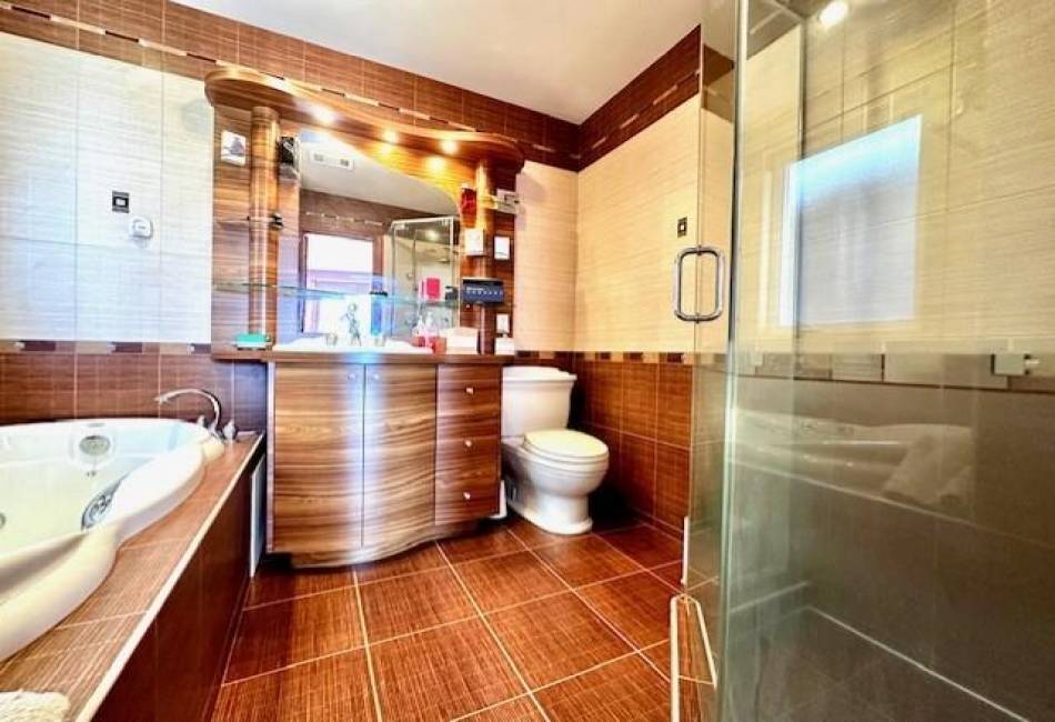 2321 83rd Street, Brooklyn, New York 11214, 7 Bedrooms Bedrooms, ,6 BathroomsBathrooms,Residential,For Sale,83rd,485833