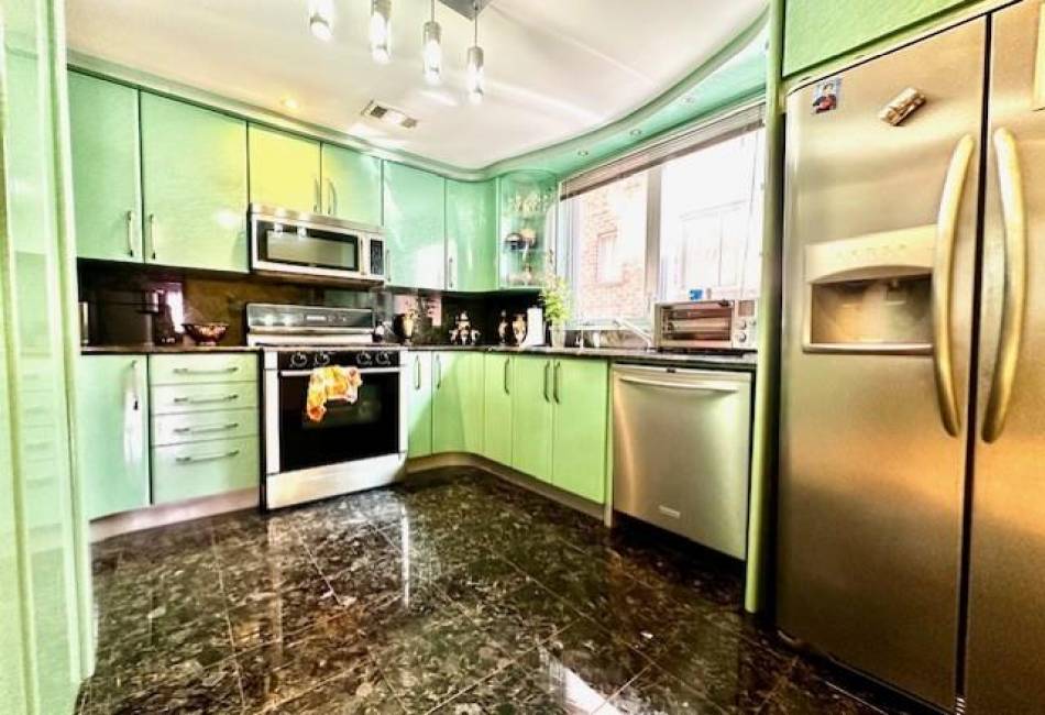 2321 83rd Street, Brooklyn, New York 11214, 7 Bedrooms Bedrooms, ,6 BathroomsBathrooms,Residential,For Sale,83rd,485833