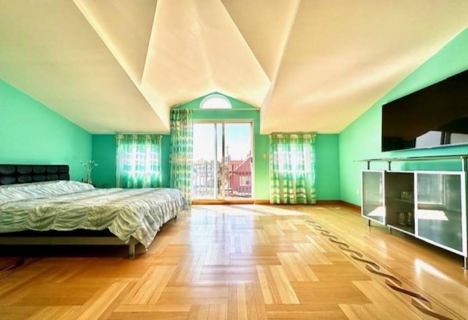 2321 83rd Street, Brooklyn, New York 11214, 7 Bedrooms Bedrooms, ,6 BathroomsBathrooms,Residential,For Sale,83rd,485833