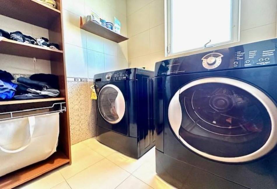2321 83rd Street, Brooklyn, New York 11214, 7 Bedrooms Bedrooms, ,6 BathroomsBathrooms,Residential,For Sale,83rd,485833