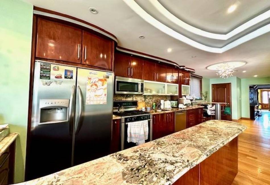 2321 83rd Street, Brooklyn, New York 11214, 7 Bedrooms Bedrooms, ,6 BathroomsBathrooms,Residential,For Sale,83rd,485833
