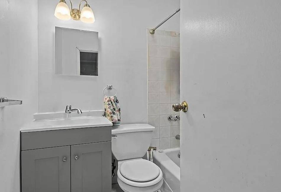 4820 Avenue N, Brooklyn, New York 11234, ,Mixed Use,For Sale,Avenue N,485948
