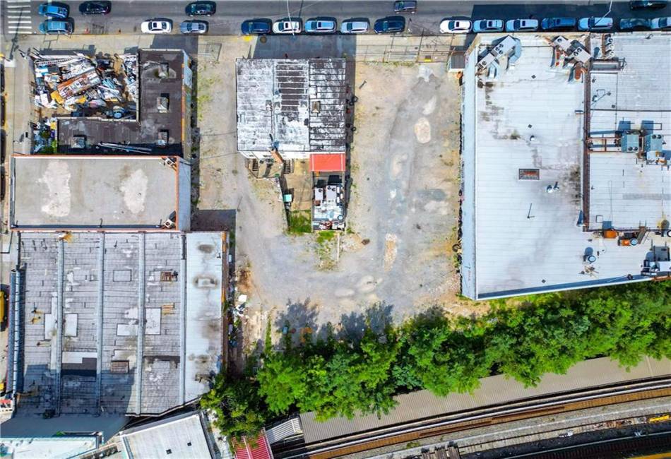 710 61st Street, Brooklyn, New York 11220, 5 Bedrooms Bedrooms, ,2 BathroomsBathrooms,Residential,For Sale,61st,486042