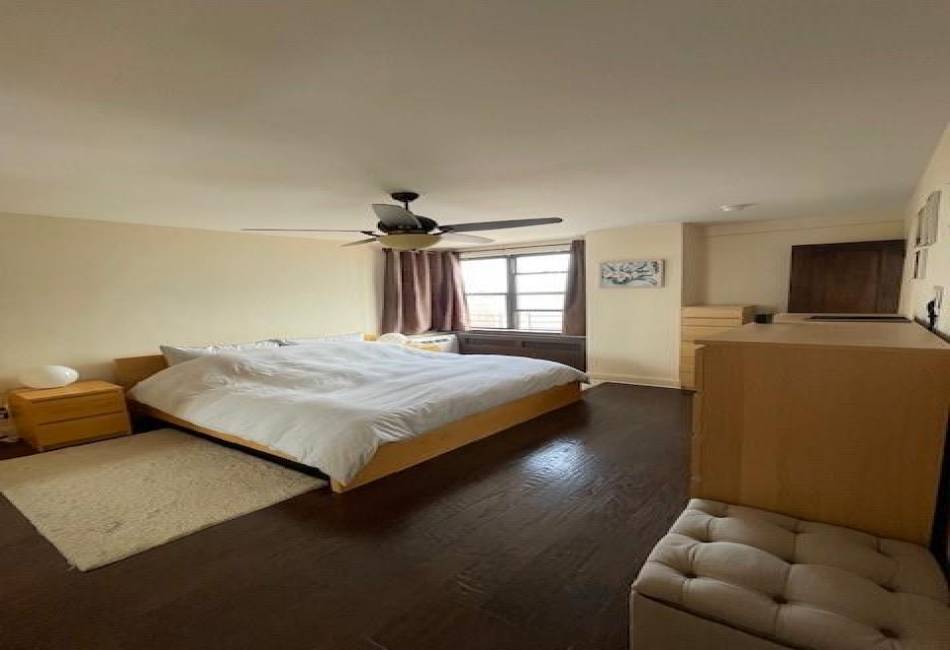 50 Brighton 1th Road, Brooklyn, New York 11235, 2 Bedrooms Bedrooms, ,2 BathroomsBathrooms,Residential,For Sale,Brighton 1th,486171