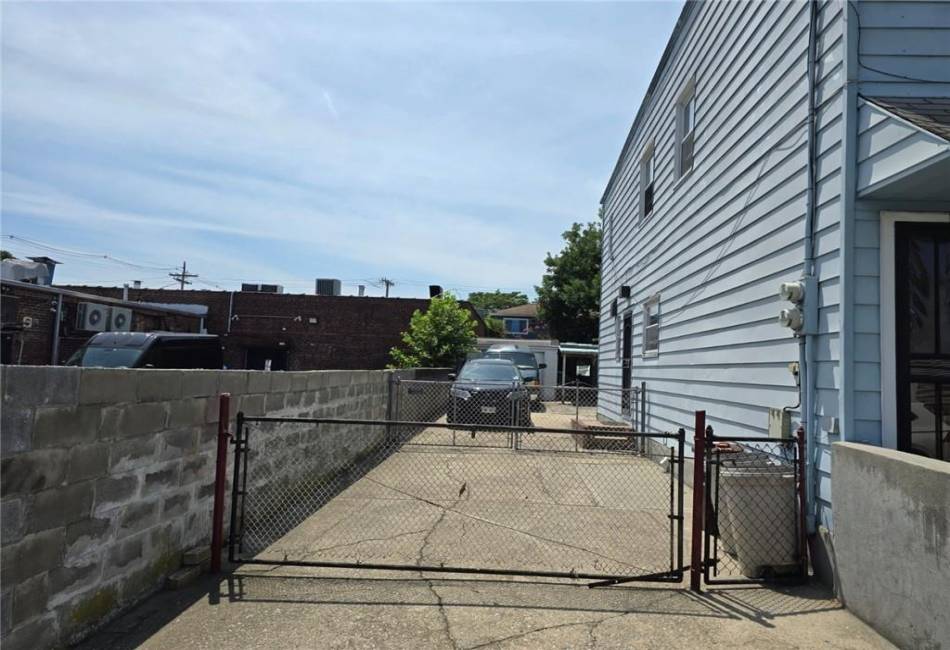 1388 95th Street, Brooklyn, New York 11236, 4 Bedrooms Bedrooms, ,4 BathroomsBathrooms,Residential,For Sale,95th,486173