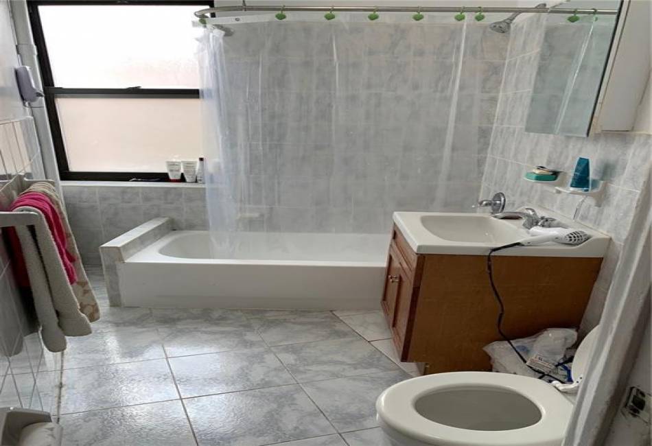 402 Bay Ridge Parkway, Brooklyn, New York 11209, 2 Bedrooms Bedrooms, ,1 BathroomBathrooms,Residential,For Sale,Bay Ridge,486231