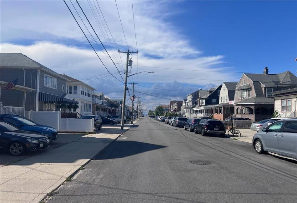 129 Beach 118th Street, Rockaway Park, New York 11694, ,1 BathroomBathrooms,Residential,For Sale,Beach 118th,486262