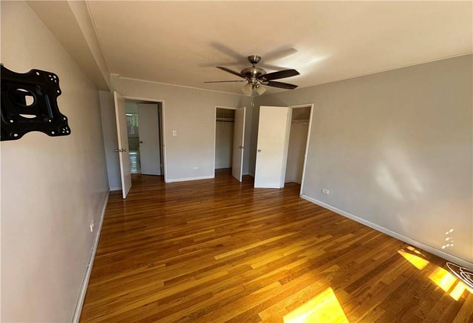 92-30 56th Avenue, Elmhurst, New York 11373, 1 Bedroom Bedrooms, ,1 BathroomBathrooms,Residential,For Sale,56th,486265