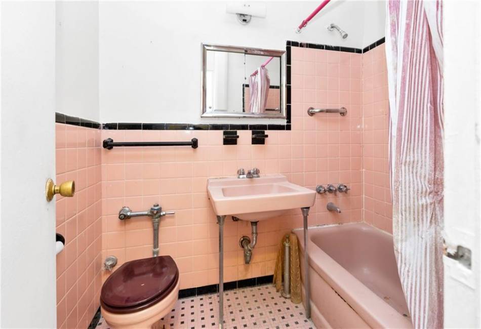 1213 Avenue Z, Brooklyn, New York 11235, ,1 BathroomBathrooms,Residential,For Sale,Avenue Z,486319