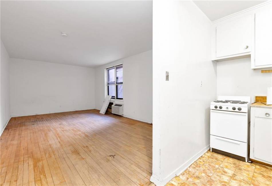 1213 Avenue Z, Brooklyn, New York 11235, ,1 BathroomBathrooms,Residential,For Sale,Avenue Z,486319