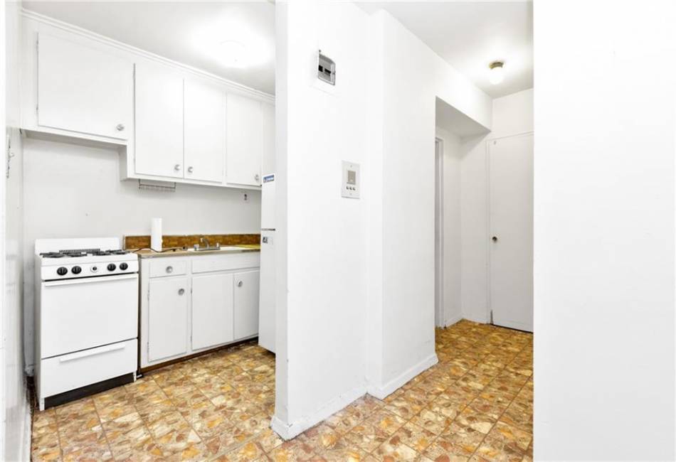 1213 Avenue Z, Brooklyn, New York 11235, ,1 BathroomBathrooms,Residential,For Sale,Avenue Z,486319