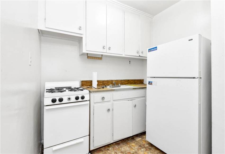 1213 Avenue Z, Brooklyn, New York 11235, ,1 BathroomBathrooms,Residential,For Sale,Avenue Z,486319