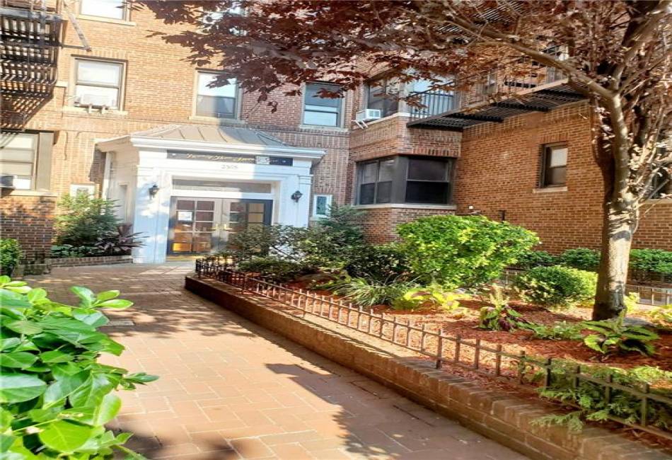 2375 Ocean Avenue, Brooklyn, New York 11229, 1 Bedroom Bedrooms, ,1 BathroomBathrooms,Residential,For Sale,Ocean,486325