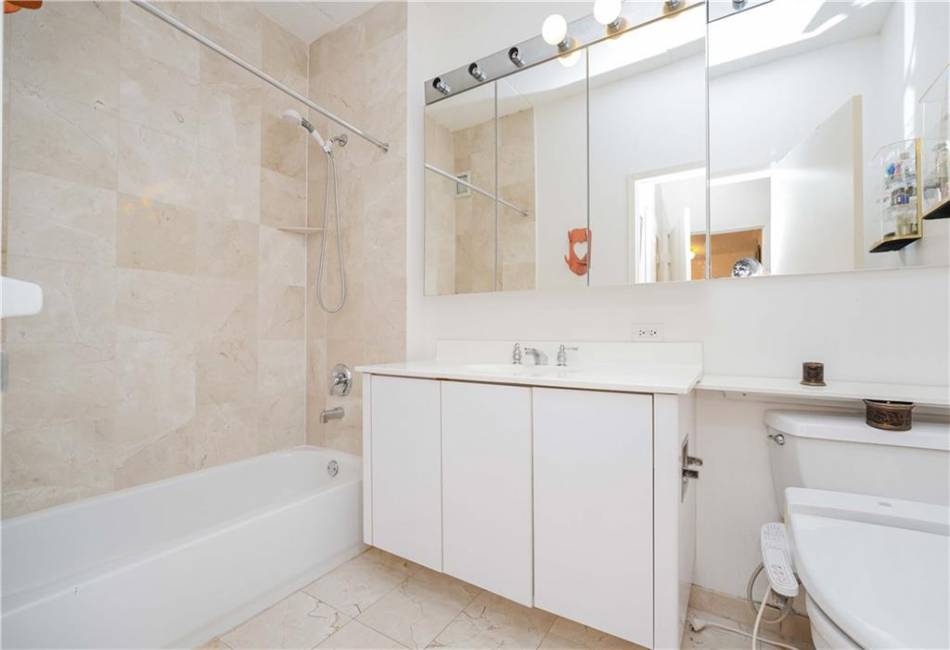 120 Oceana Drive, Brooklyn, New York 11235, 2 Bedrooms Bedrooms, ,2 BathroomsBathrooms,Residential,For Sale,Oceana,486422