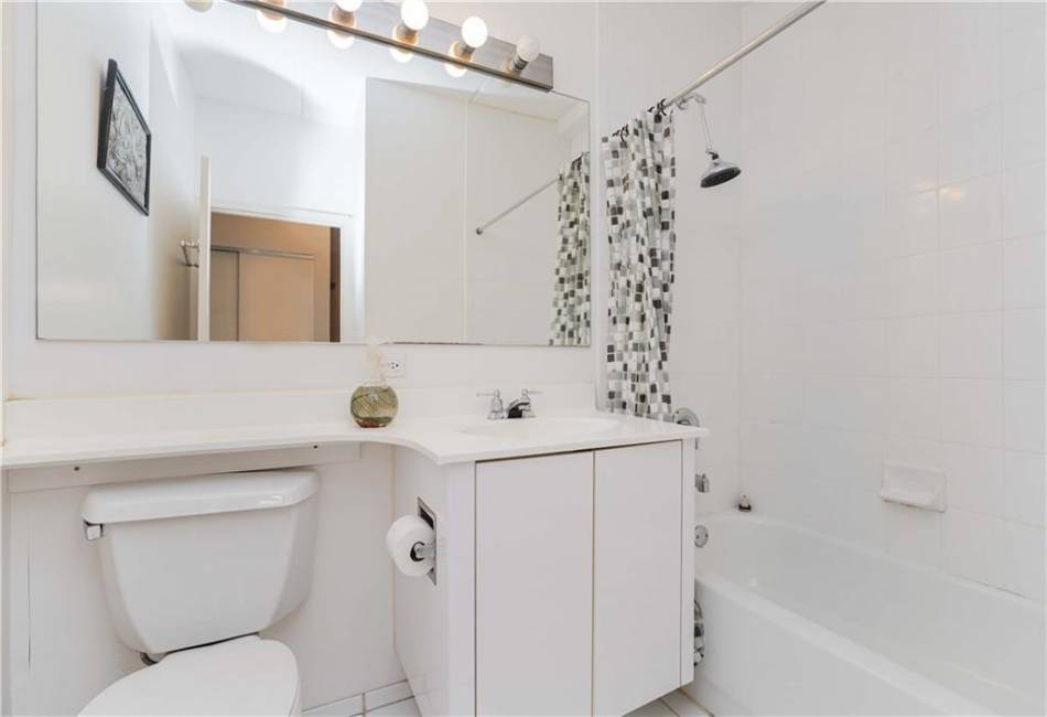 120 Oceana Drive, Brooklyn, New York 11235, 2 Bedrooms Bedrooms, ,2 BathroomsBathrooms,Residential,For Sale,Oceana,486422