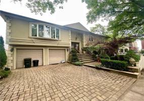 37 Montana Place, Brooklyn, New York 11234, 4 Bedrooms Bedrooms, ,3 BathroomsBathrooms,Residential,For Sale,Montana,486453
