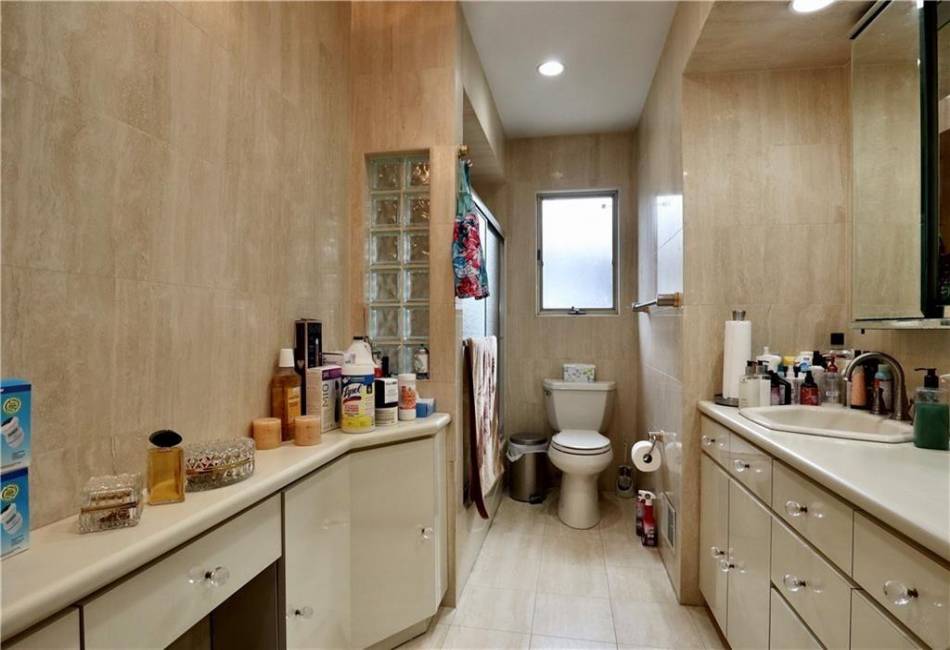 37 Montana Place, Brooklyn, New York 11234, 4 Bedrooms Bedrooms, ,3 BathroomsBathrooms,Residential,For Sale,Montana,486453