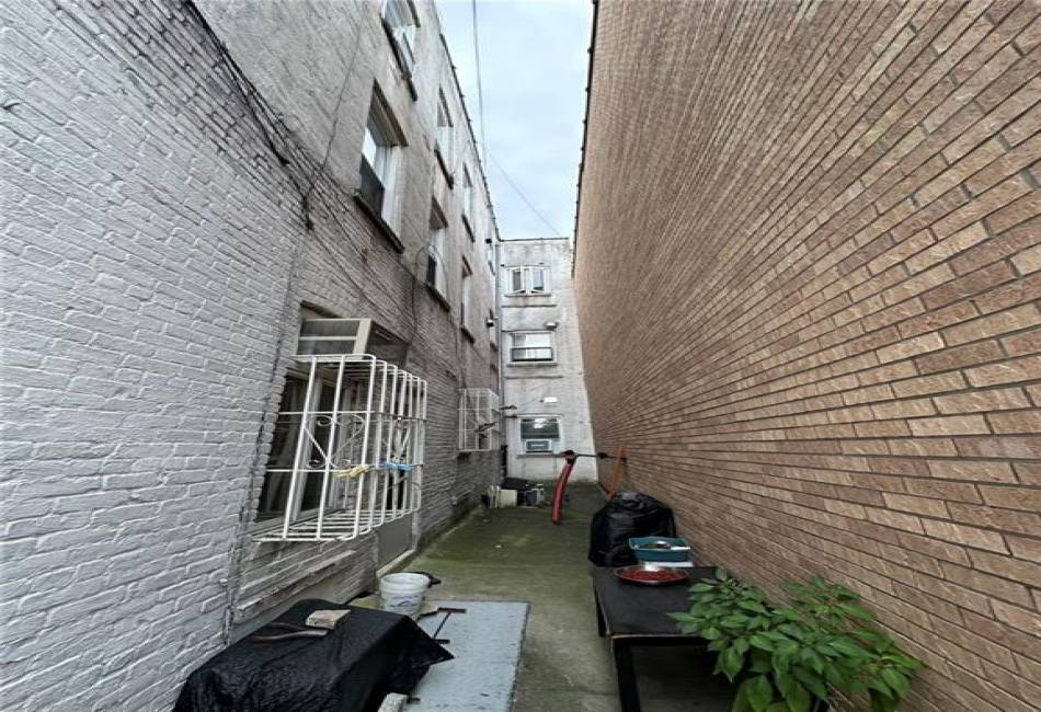 1418 66th Street, Brooklyn, New York 11204, 11 Bedrooms Bedrooms, ,6 BathroomsBathrooms,Residential,For Sale,66th,486474