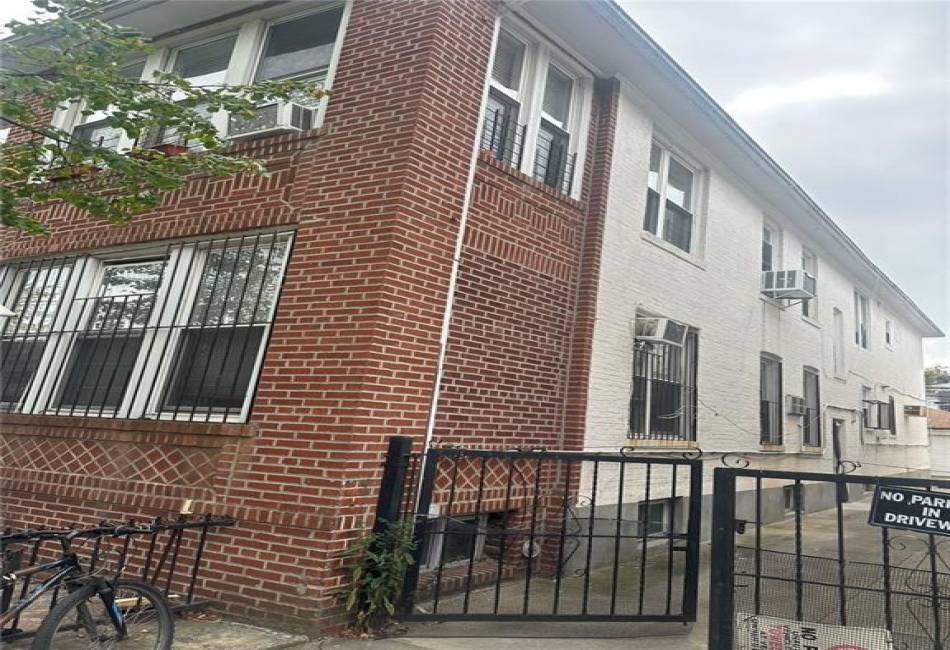 860 44th Street, Brooklyn, New York 11220, 8 Bedrooms Bedrooms, ,4 BathroomsBathrooms,Residential,For Sale,44th,486491