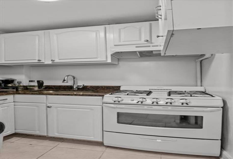 2330 Voorhies Avenue, Brooklyn, New York 11235, 1 Bedroom Bedrooms, ,1 BathroomBathrooms,Residential,For Sale,Voorhies,486493