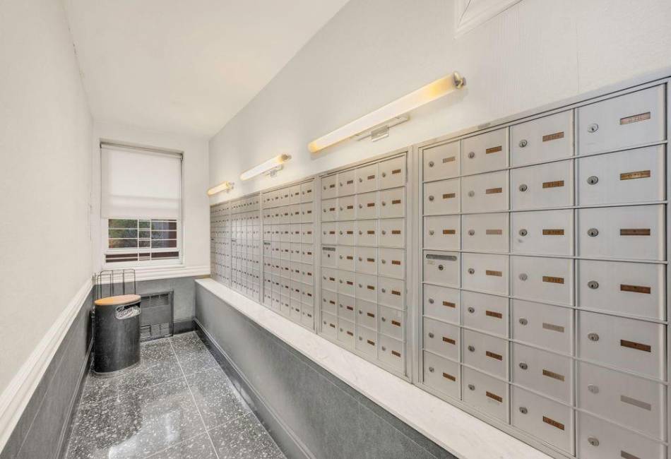 9201 Shore Road, Brooklyn, New York 11209, 3 Bedrooms Bedrooms, ,2 BathroomsBathrooms,Residential,For Sale,Shore,486389