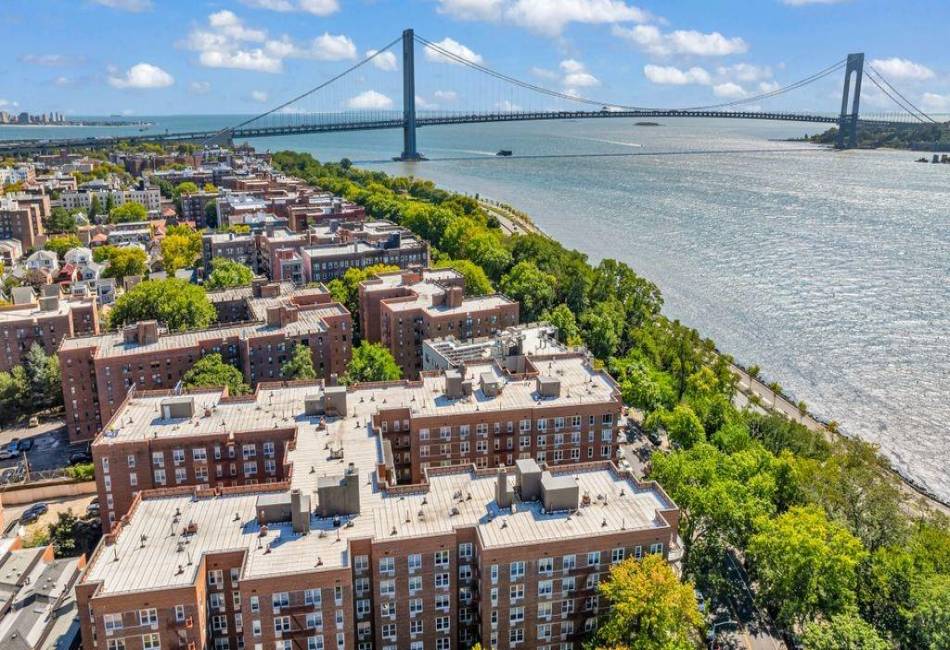 9201 Shore Road, Brooklyn, New York 11209, 3 Bedrooms Bedrooms, ,2 BathroomsBathrooms,Residential,For Sale,Shore,486389