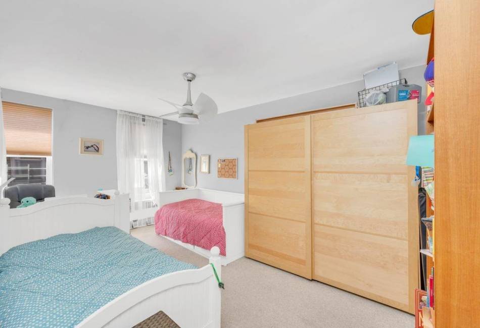 9201 Shore Road, Brooklyn, New York 11209, 3 Bedrooms Bedrooms, ,2 BathroomsBathrooms,Residential,For Sale,Shore,486389