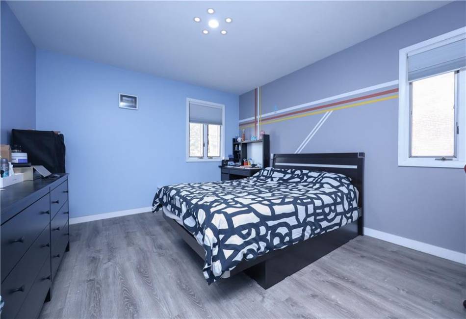 2467 12th Street, Brooklyn, New York 11235, 6 Bedrooms Bedrooms, ,5 BathroomsBathrooms,Residential,For Sale,12th,486513