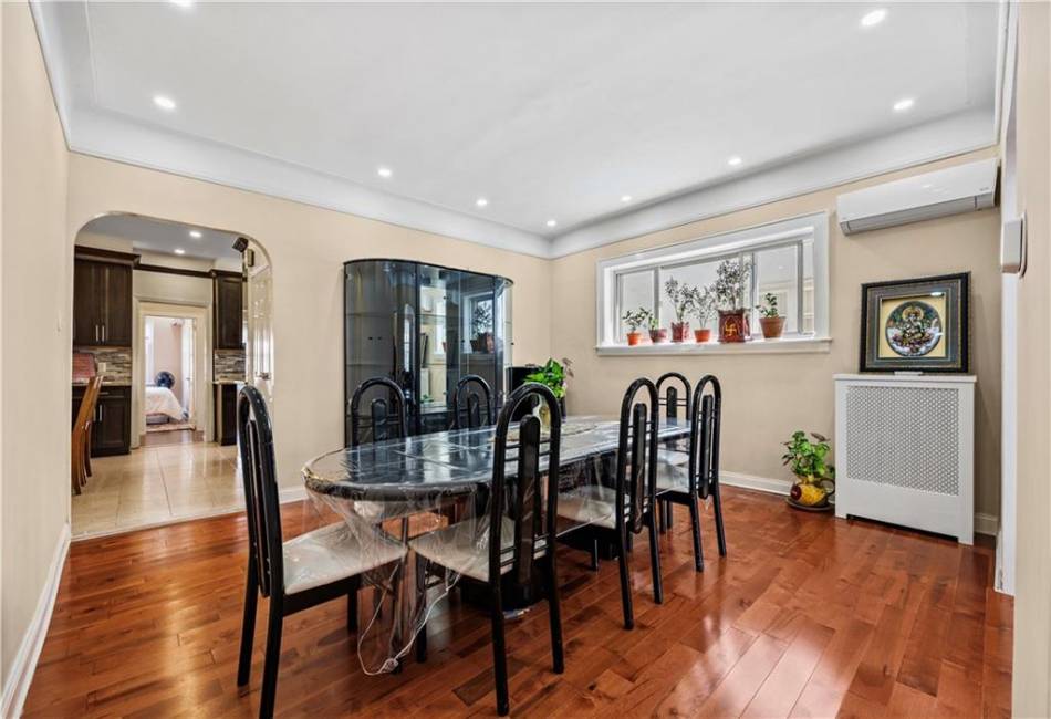 949 78th Street, Brooklyn, New York 11228, 7 Bedrooms Bedrooms, ,3 BathroomsBathrooms,Residential,For Sale,78th,486478
