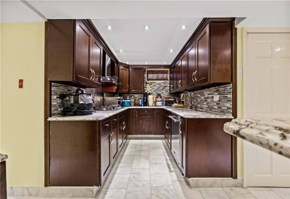 949 78th Street, Brooklyn, New York 11228, 7 Bedrooms Bedrooms, ,3 BathroomsBathrooms,Residential,For Sale,78th,486478