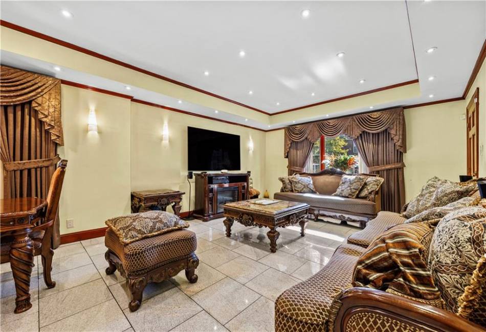949 78th Street, Brooklyn, New York 11228, 7 Bedrooms Bedrooms, ,3 BathroomsBathrooms,Residential,For Sale,78th,486478