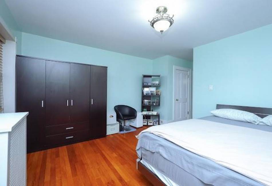 6806 Vista Place, Brooklyn, New York 11220, 3 Bedrooms Bedrooms, ,2 BathroomsBathrooms,Residential,For Sale,Vista,486547