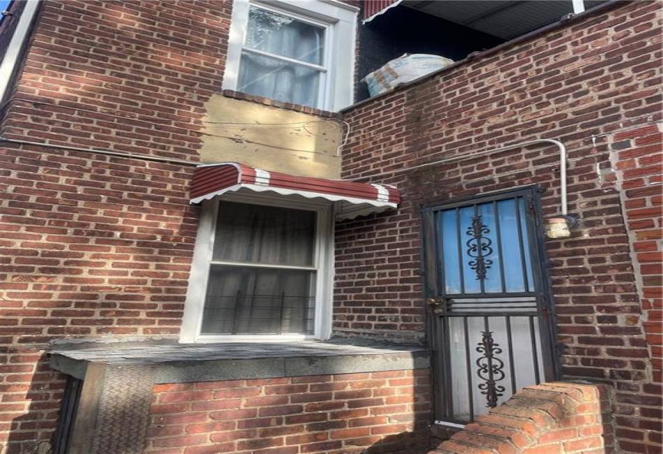 1904 Rockaway Parkway, Brooklyn, New York 11236, ,3 BathroomsBathrooms,Residential,For Sale,Rockaway,486558