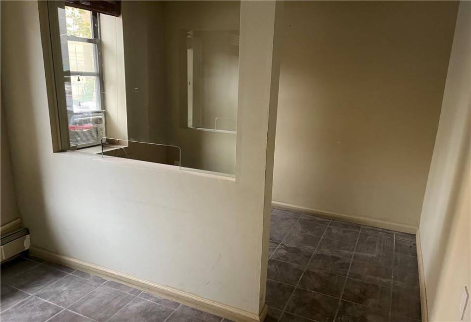 130 Avenue P, Brooklyn, New York 11204, ,Rental,For Sale,Avenue P,486564