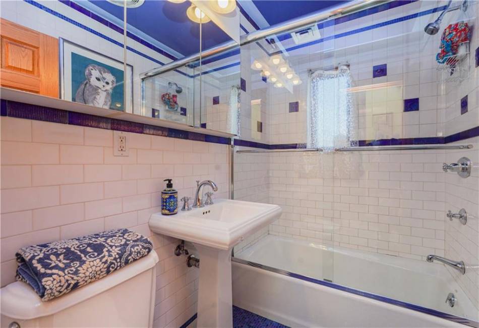 59-25 69th Lane, Queens, New York 11378, 3 Bedrooms Bedrooms, ,4 BathroomsBathrooms,Residential,For Sale,69th,486567