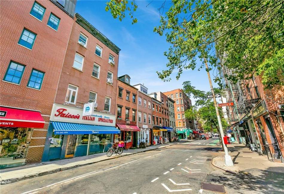 260 Bleecker Street, New York, New York 10014, ,Mixed Use,For Sale,Bleecker,486568