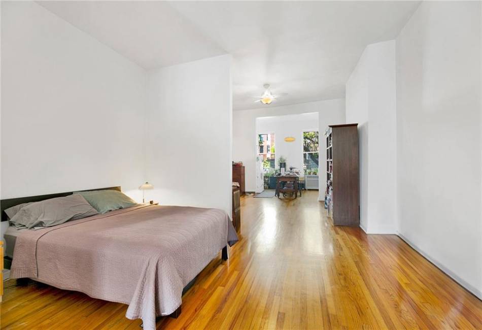 260 Bleecker Street, New York, New York 10014, ,Mixed Use,For Sale,Bleecker,486568