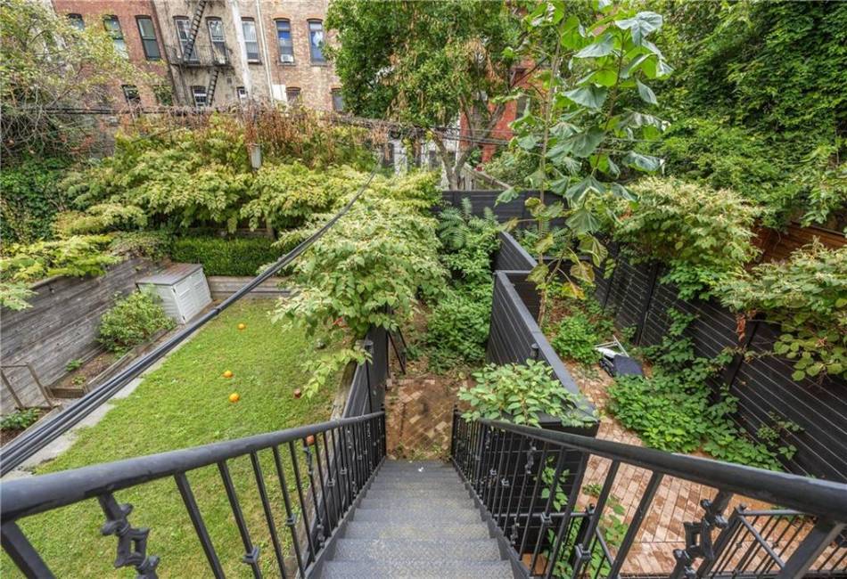 583 Putnam Avenue, Brooklyn, New York 11221, 2 Bedrooms Bedrooms, ,1 BathroomBathrooms,Residential,For Sale,Putnam,486579