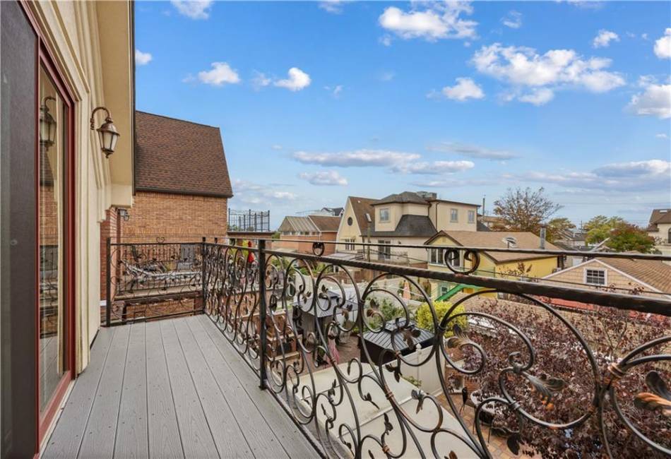 164 Oxford Street, Brooklyn, New York 11235, 3 Bedrooms Bedrooms, ,4 BathroomsBathrooms,Residential,For Sale,Oxford,486583