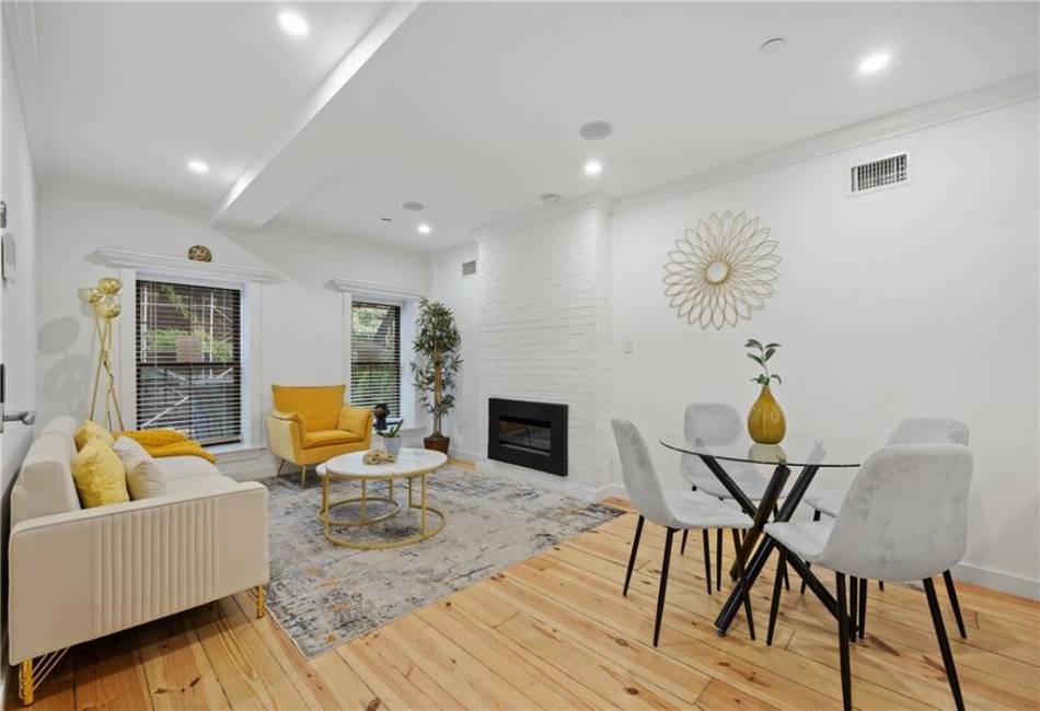 583 Putnam Avenue, Brooklyn, New York 11221, 2 Bedrooms Bedrooms, ,2 BathroomsBathrooms,Residential,For Sale,Putnam,486584