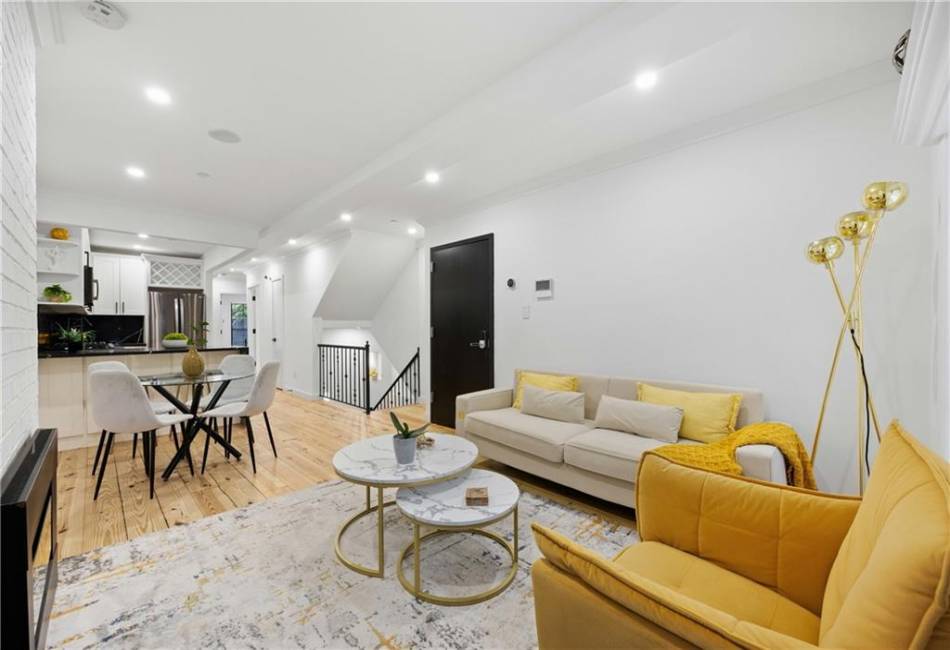 583 Putnam Avenue, Brooklyn, New York 11221, 2 Bedrooms Bedrooms, ,2 BathroomsBathrooms,Residential,For Sale,Putnam,486584