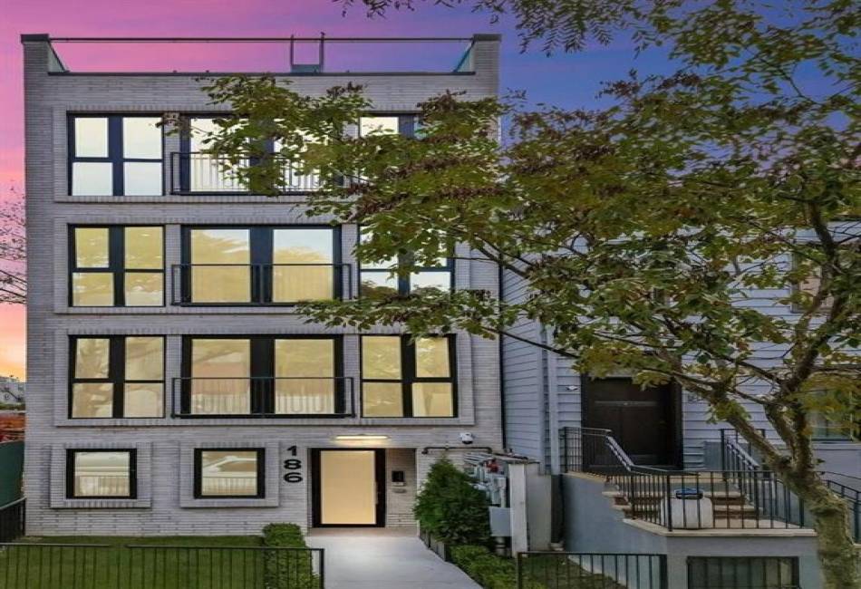 186 16th Street, Brooklyn, New York 11215, 3 Bedrooms Bedrooms, ,3.5 BathroomsBathrooms,Residential,For Sale,16th,486591